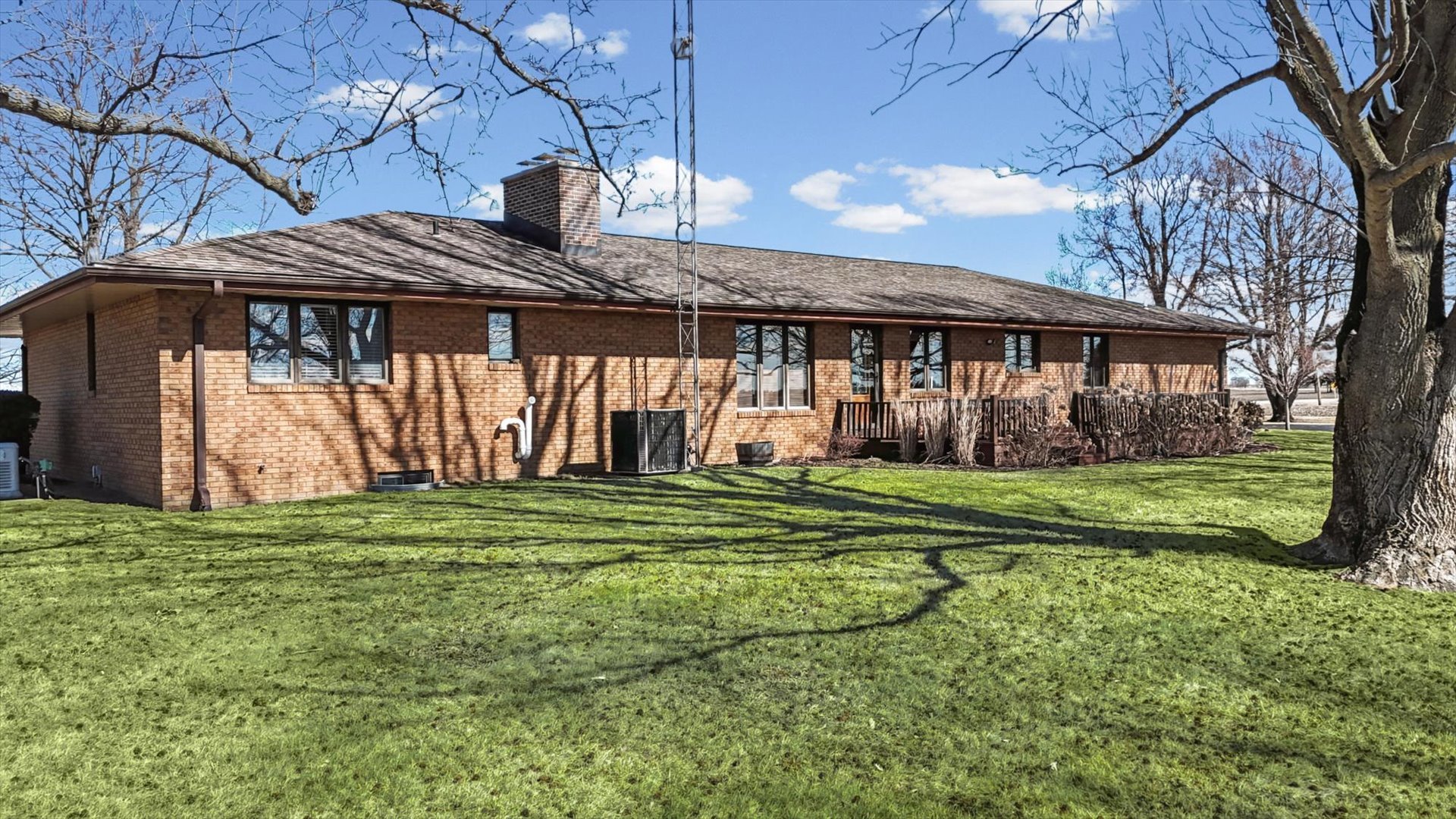 36215 E 200 North Road, Bellflower, IL 62174