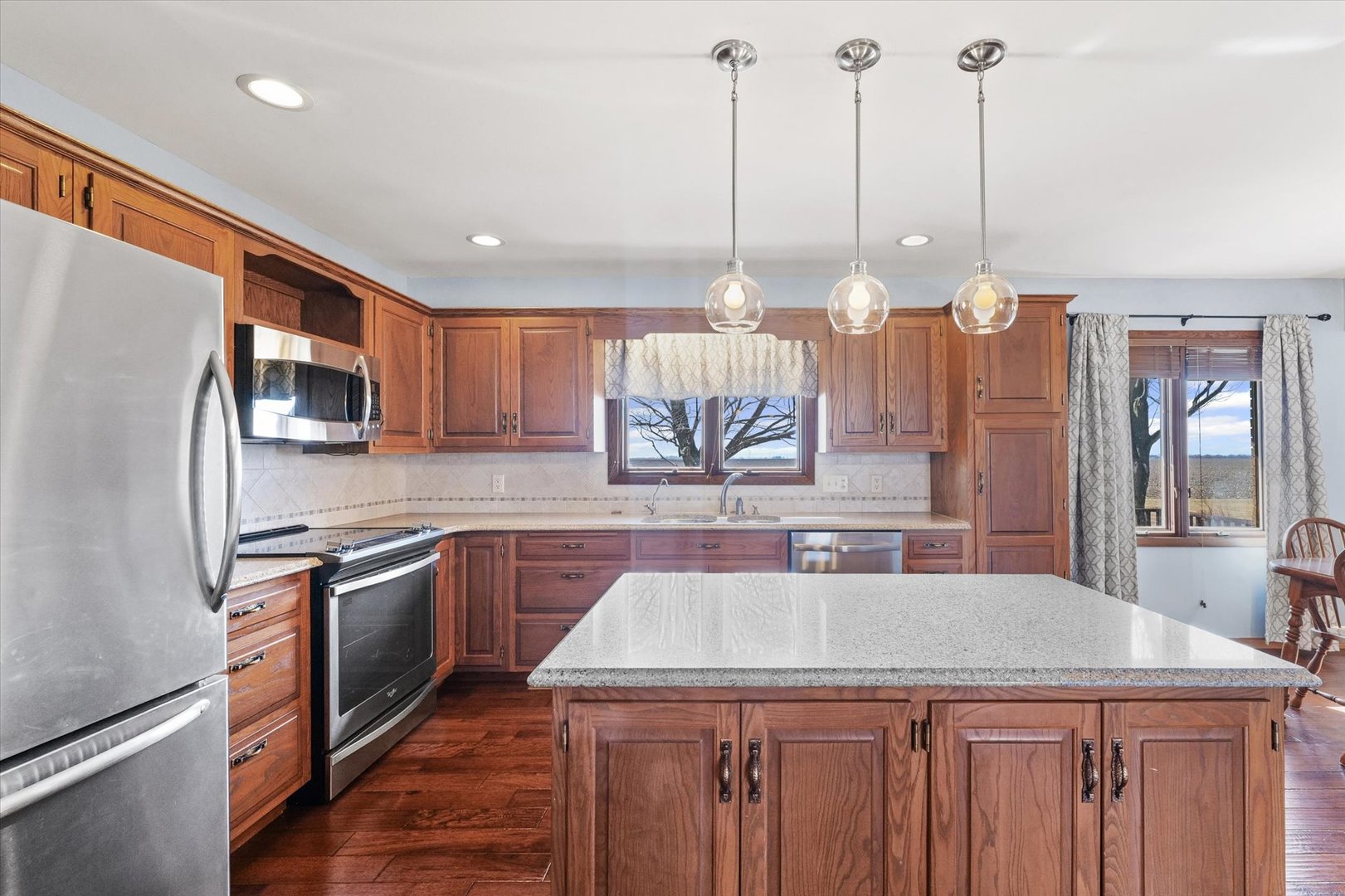 36215 E 200 North Road, Bellflower, IL 62174