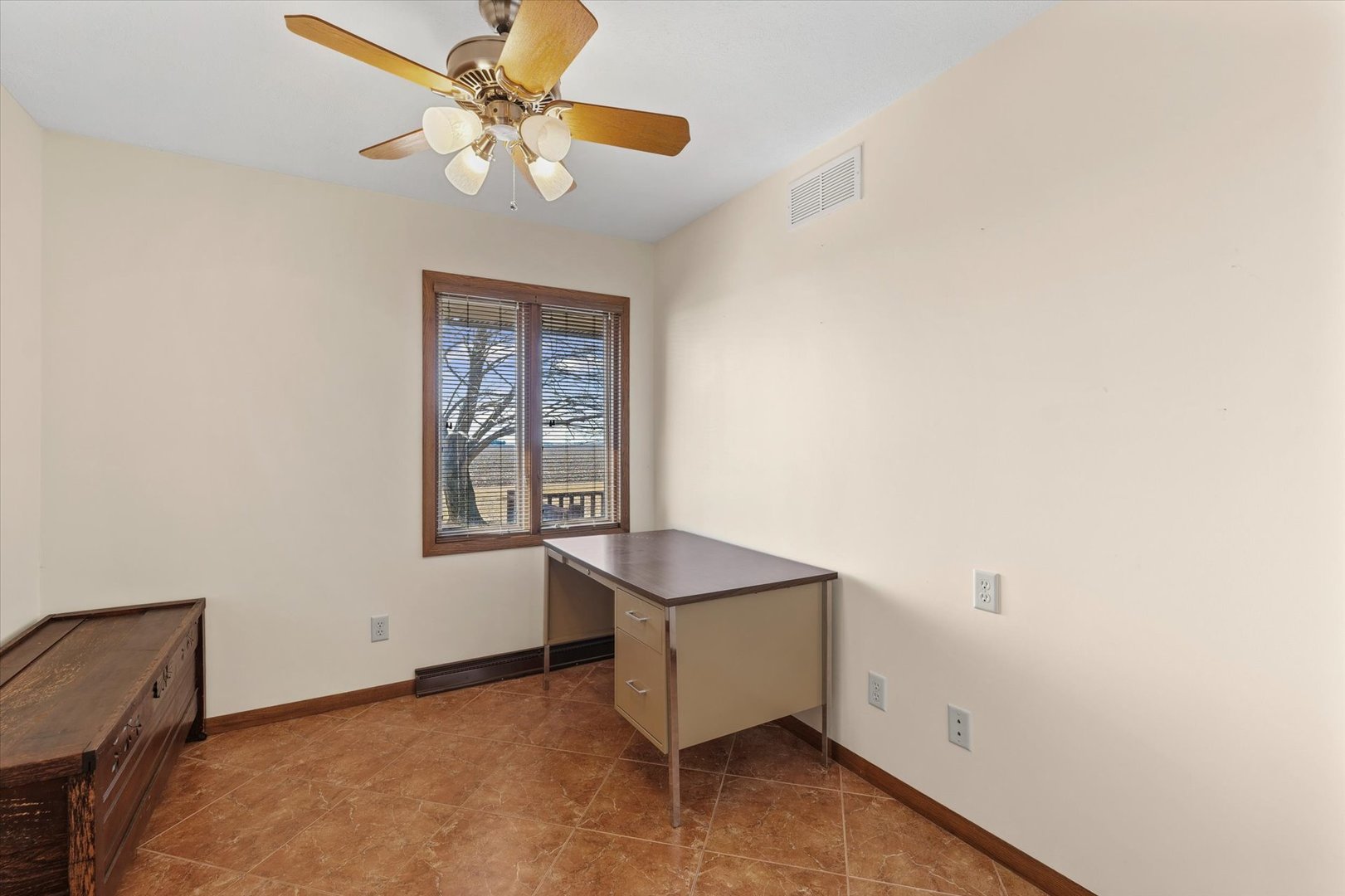 36215 E 200 North Road, Bellflower, IL 62174