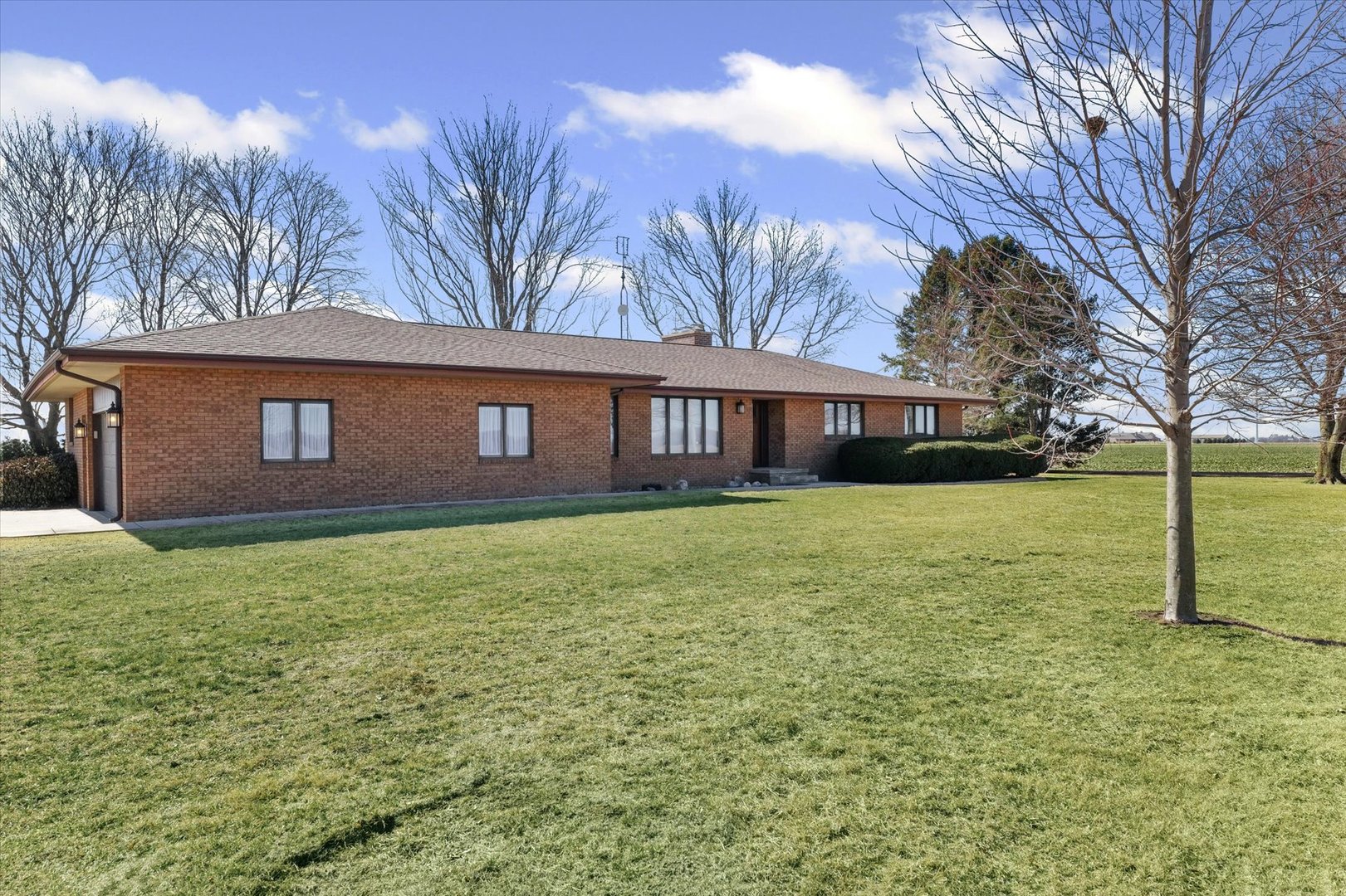 36215 E 200 North Road, Bellflower, IL 62174