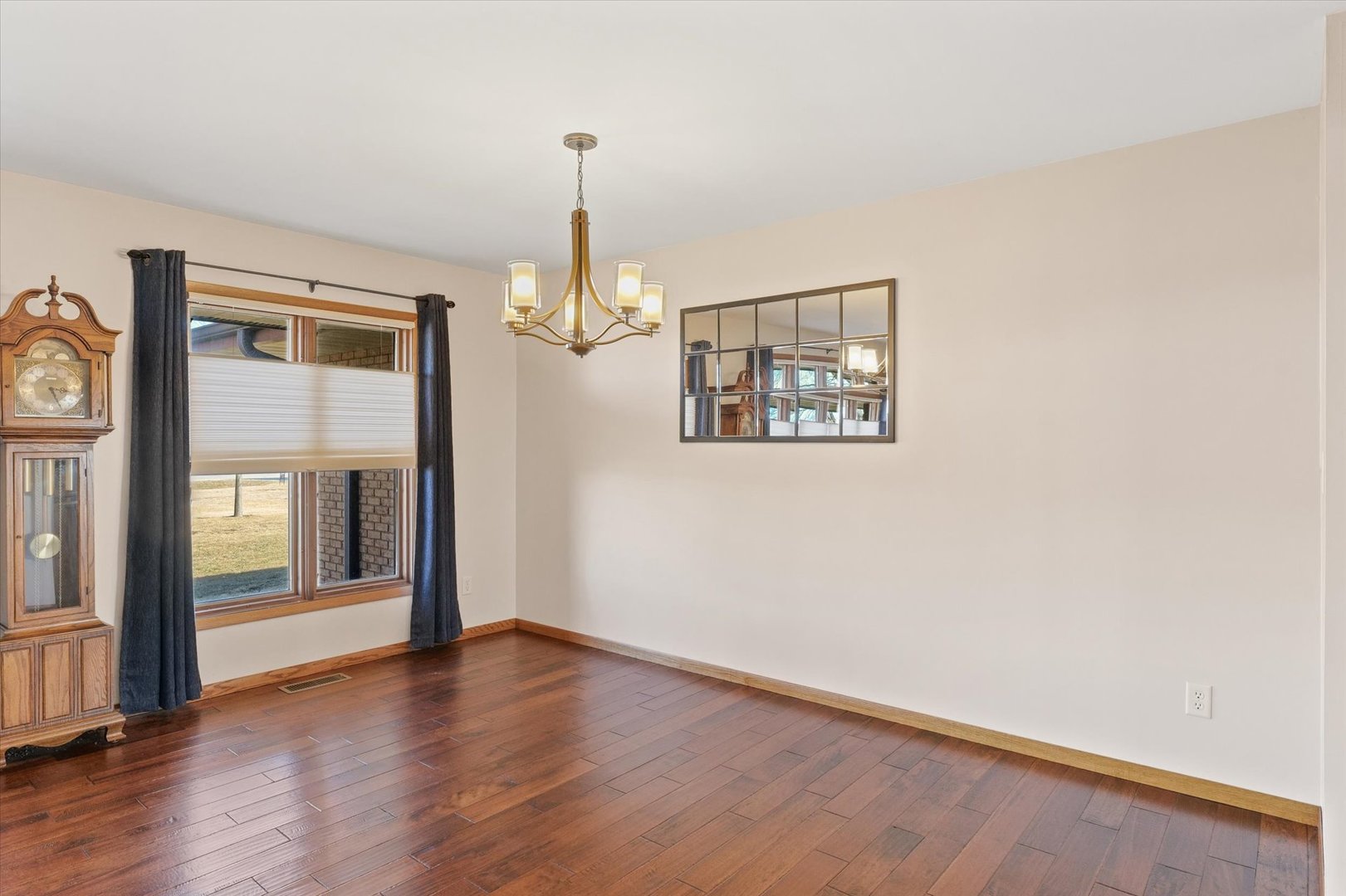 36215 E 200 North Road, Bellflower, IL 62174