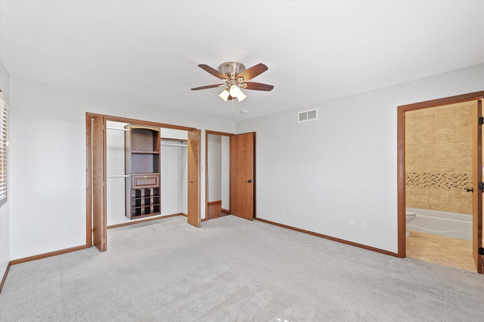 36215 E 200 North Road, Bellflower, IL 62174