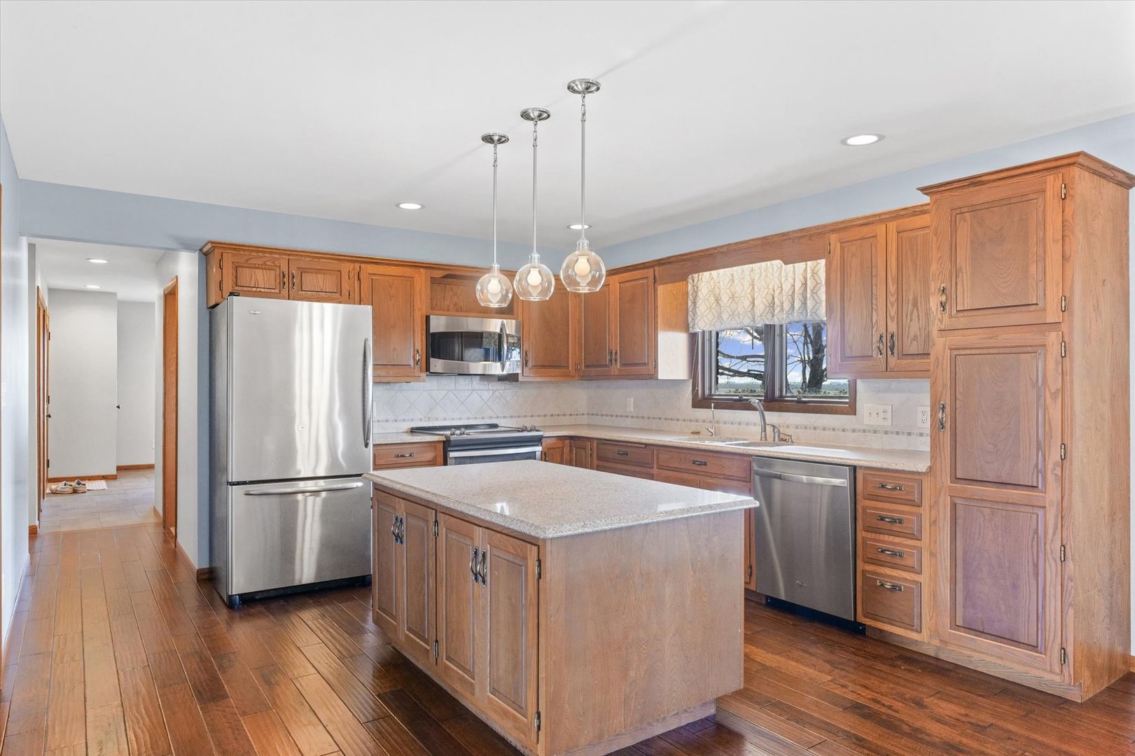 36215 E 200 North Road, Bellflower, IL 62174