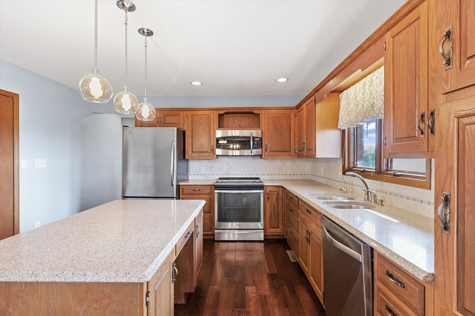 36215 E 200 North Road, Bellflower, IL 62174