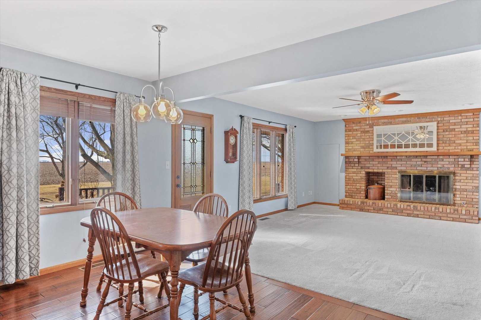 36215 E 200 North Road, Bellflower, IL 62174