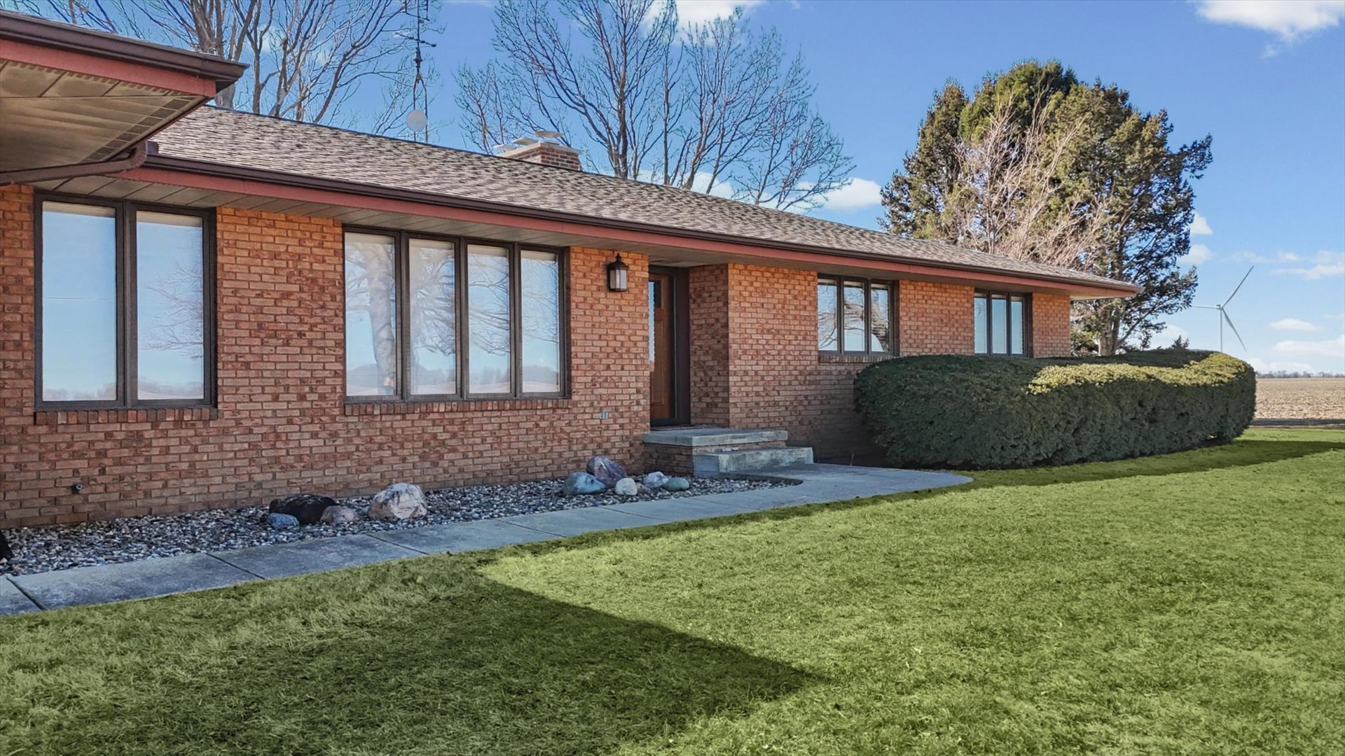 36215 E 200 North Road, Bellflower, IL 62174