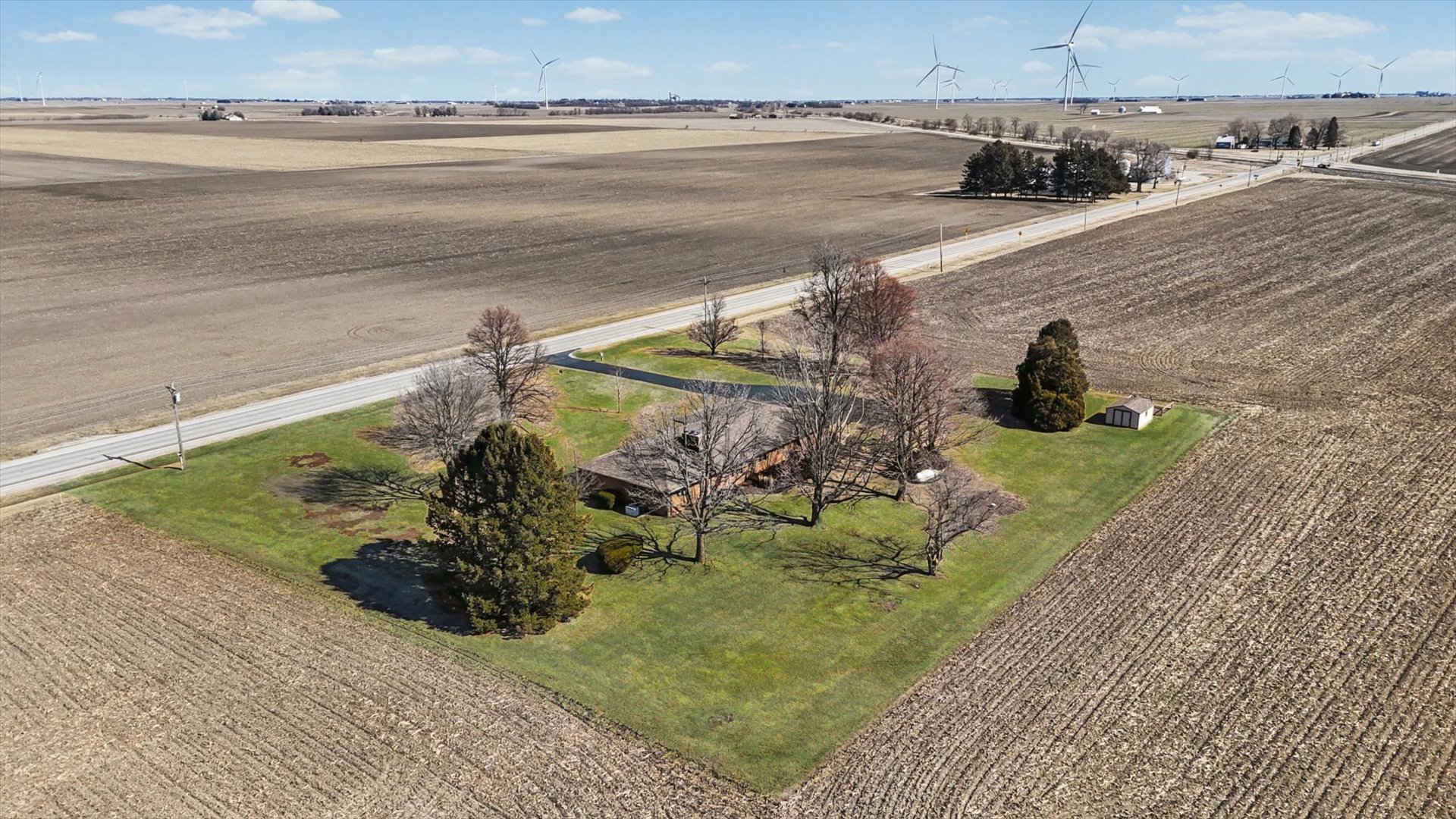 36215 E 200 North Road, Bellflower, IL 62174