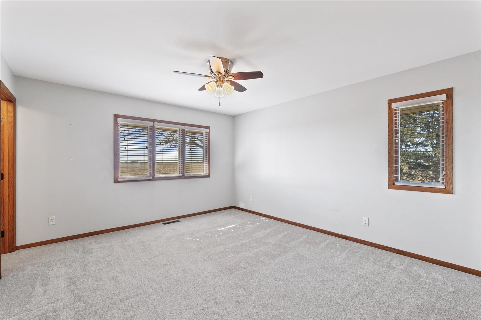 36215 E 200 North Road, Bellflower, IL 62174