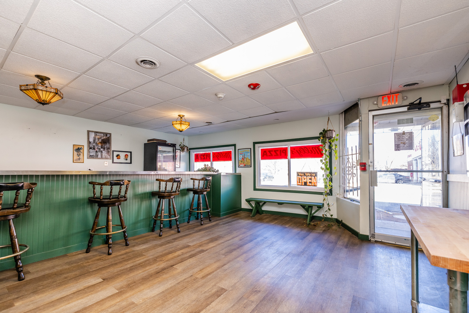 6737 Roosevelt Road, Berwyn, IL 60402