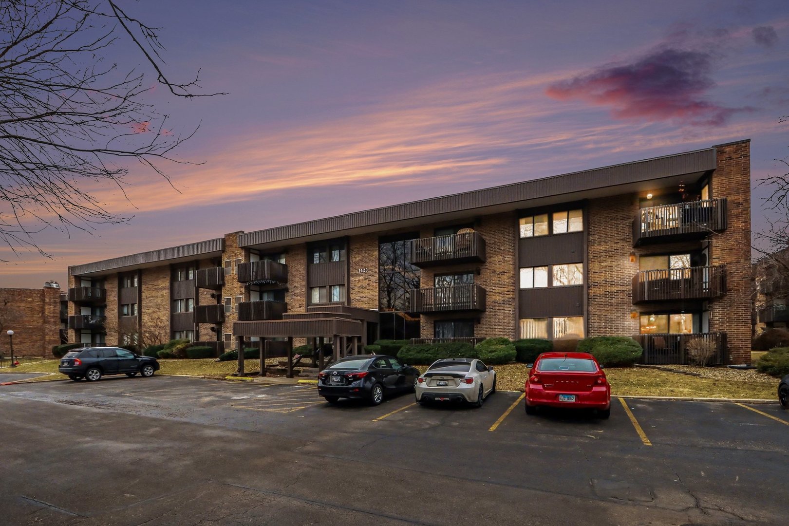 1423 Woodbridge Road #1E, Joliet, IL 60436