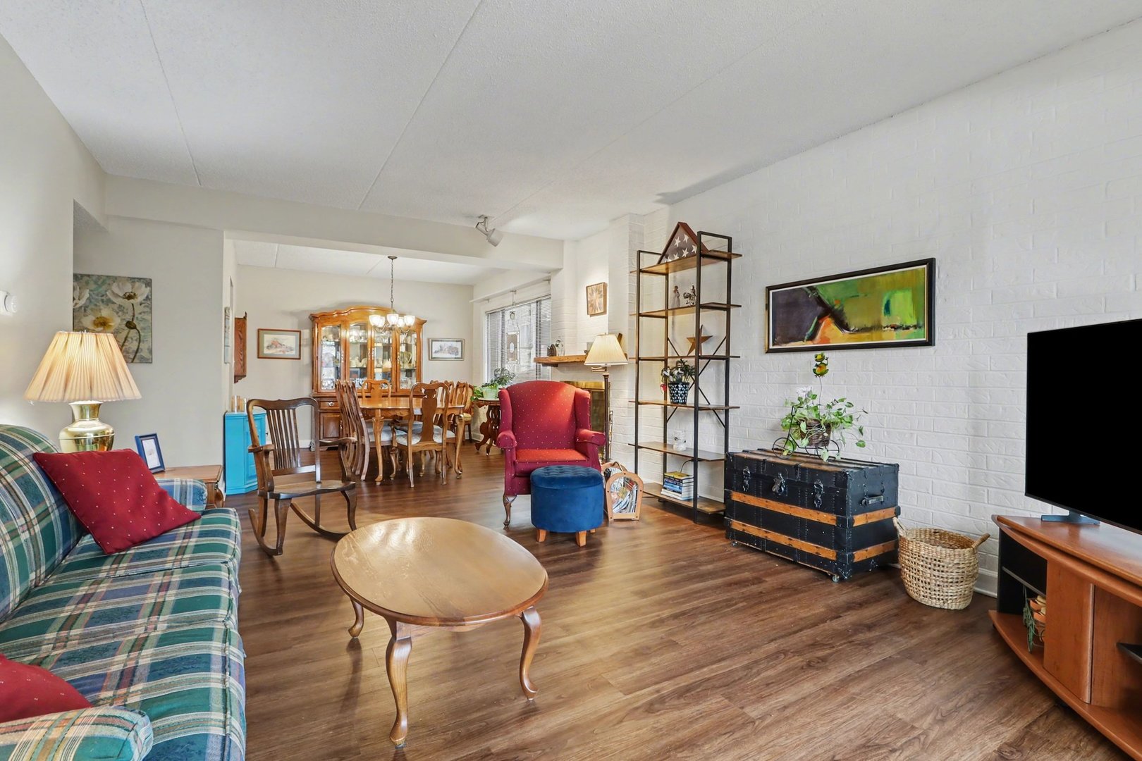 1423 Woodbridge Road #1E, Joliet, IL 60436