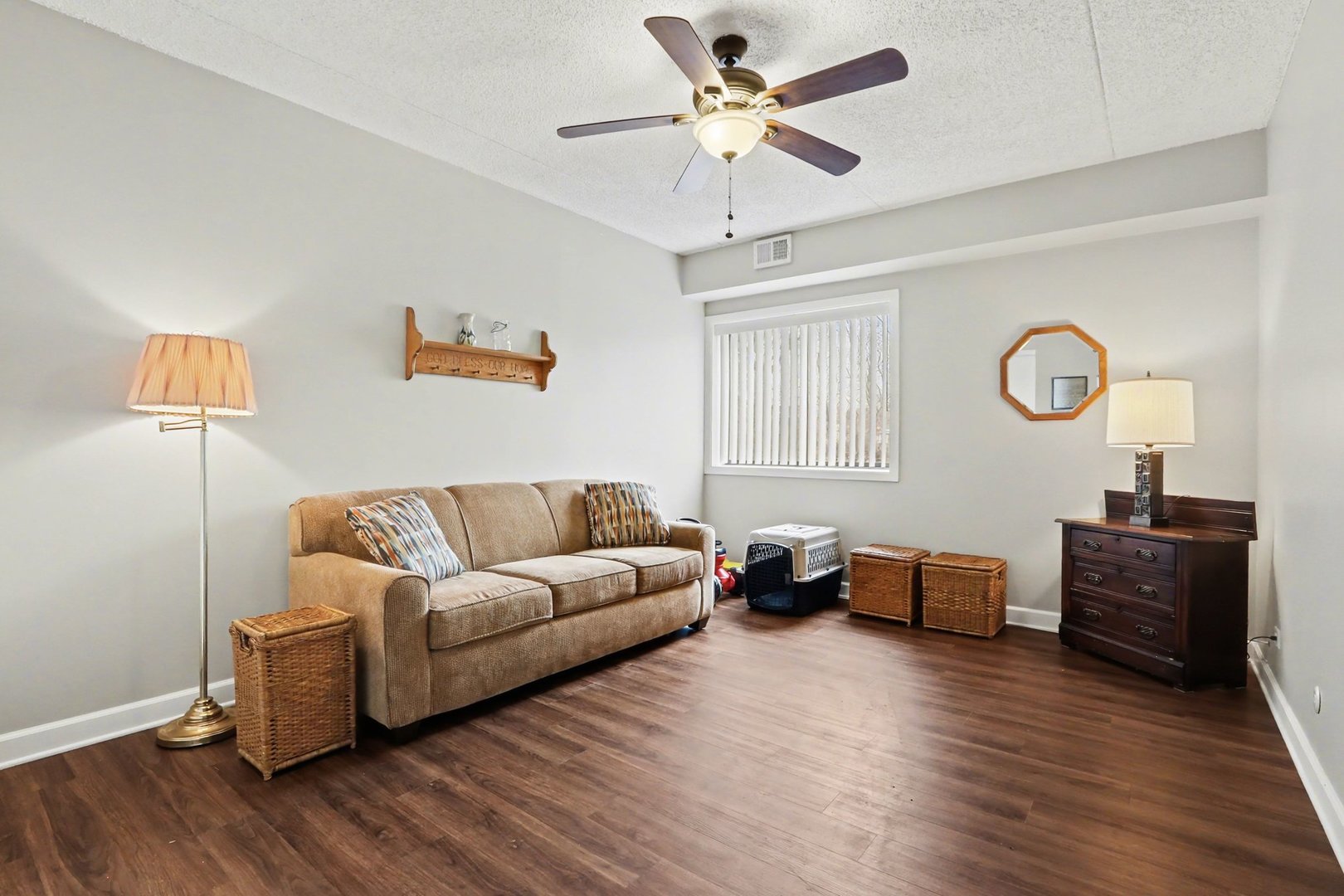 1423 Woodbridge Road #1E, Joliet, IL 60436