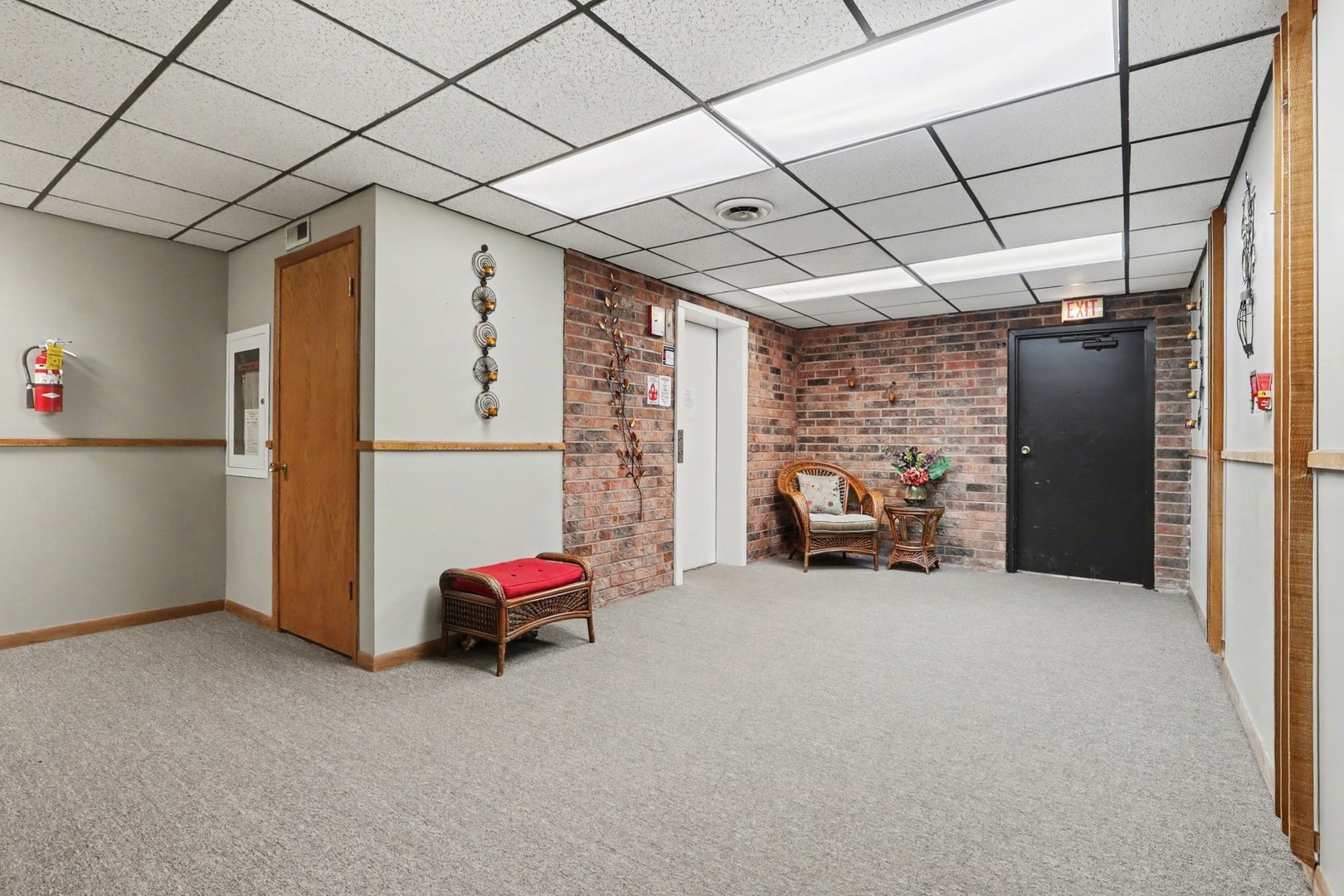 1423 Woodbridge Road #1E, Joliet, IL 60436