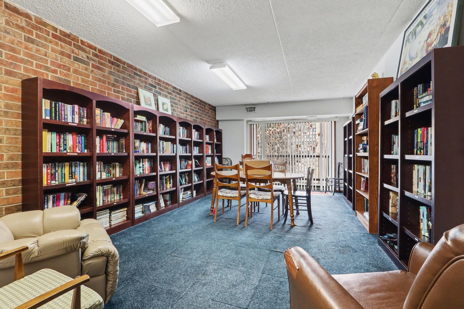 1423 Woodbridge Road #1E, Joliet, IL 60436