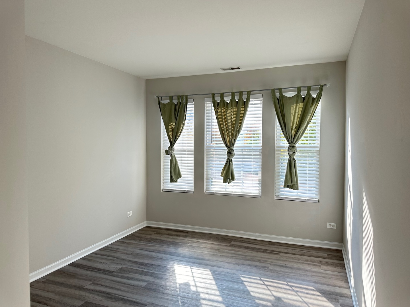 756 PANORAMA Court #756, Aurora, IL 60502