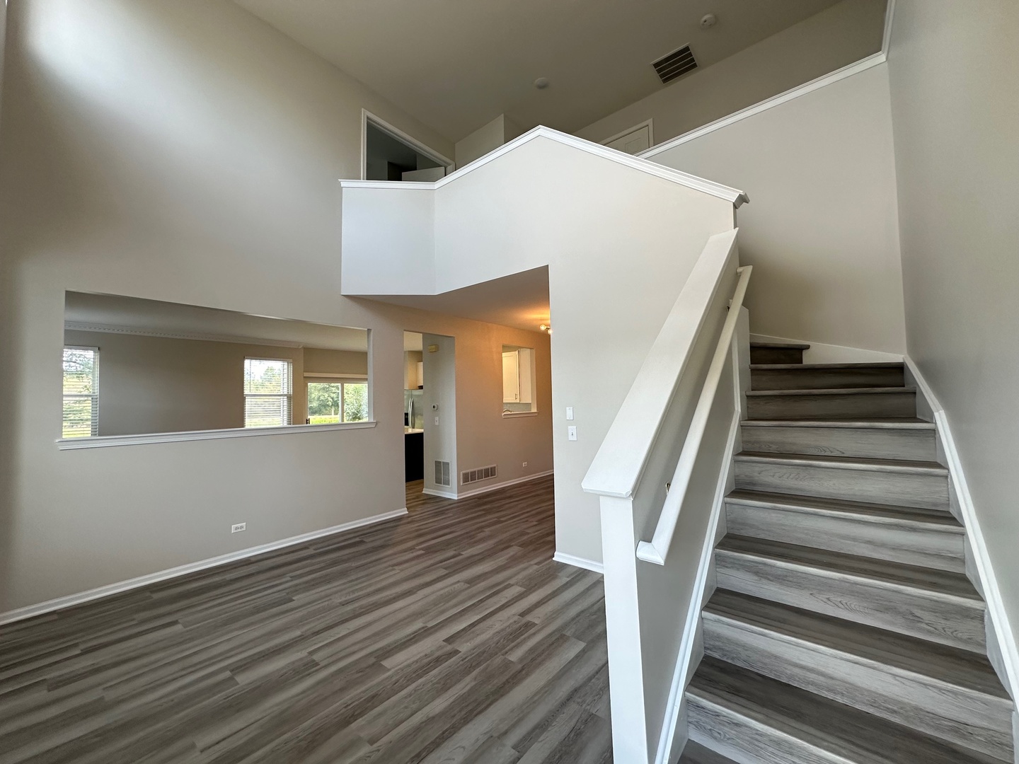 756 PANORAMA Court #756, Aurora, IL 60502