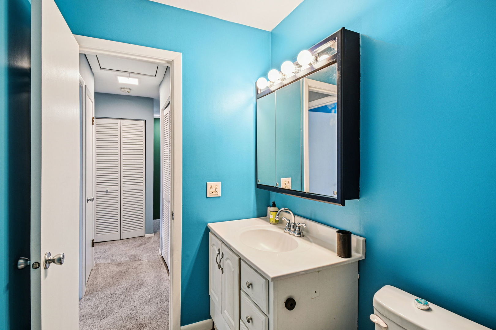 67 Woodhills Bay Road, Fox Lake, IL 60020