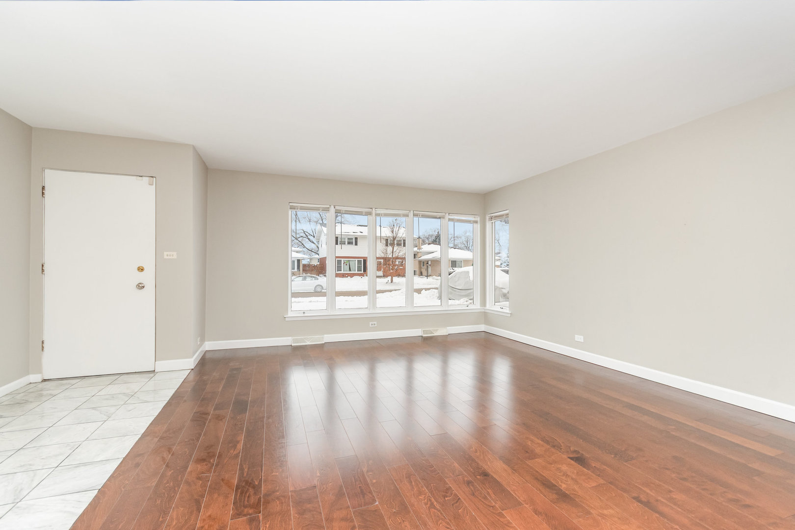 2913 Kensington Avenue, Westchester, IL 60154