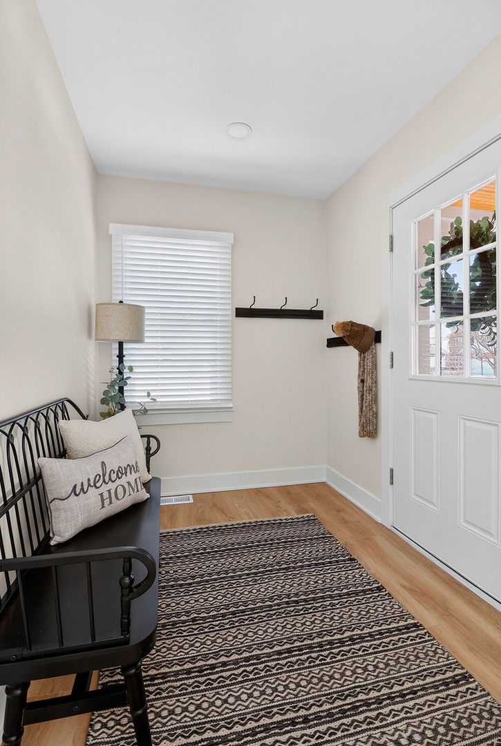 102 E 56th Street, Westmont, IL 60559