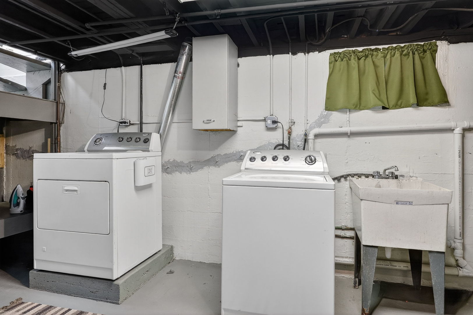 102 E 56th Street, Westmont, IL 60559