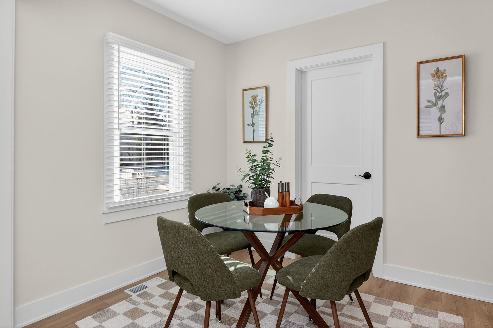 102 E 56th Street, Westmont, IL 60559