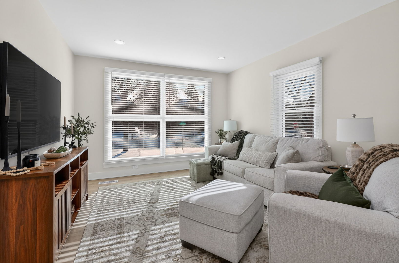 102 E 56th Street, Westmont, IL 60559