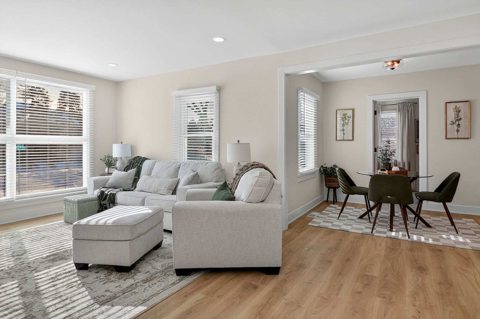 102 E 56th Street, Westmont, IL 60559