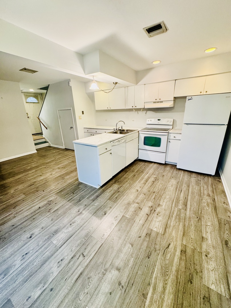 3349 Beacon Street #39, North Chicago, IL 60064