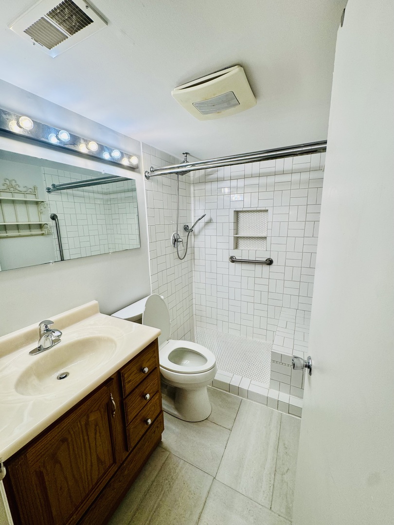 3349 Beacon Street #39, North Chicago, IL 60064