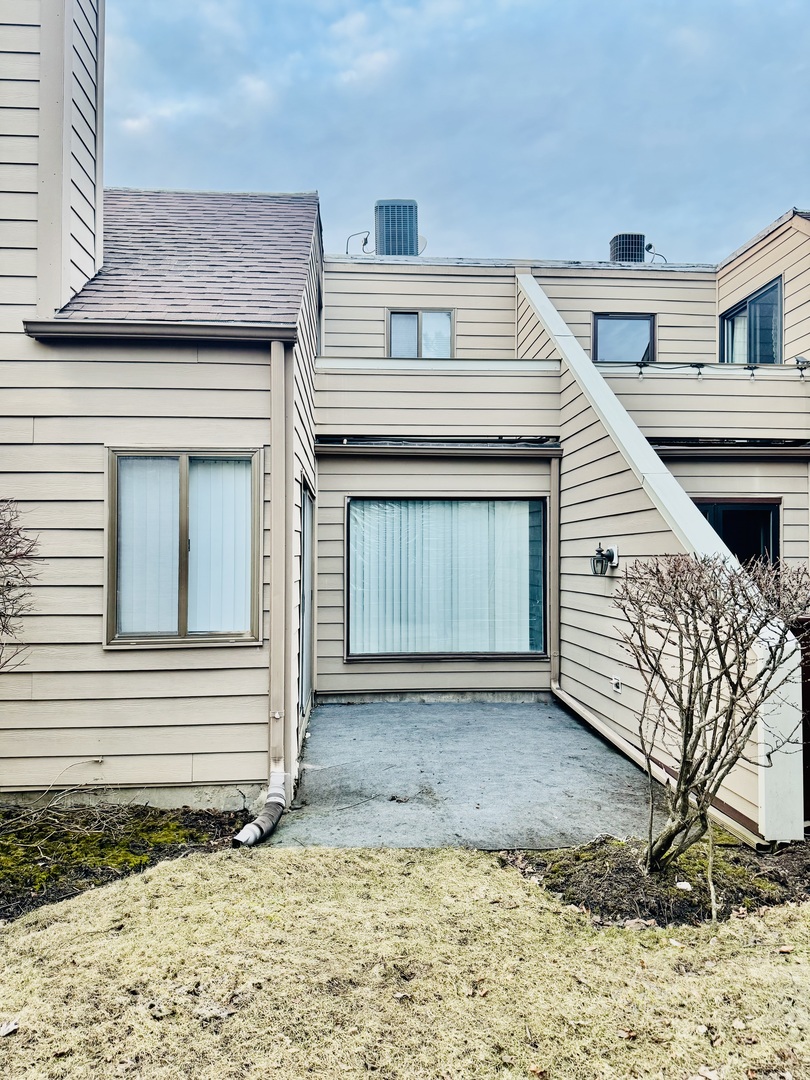 3349 Beacon Street #39, North Chicago, IL 60064