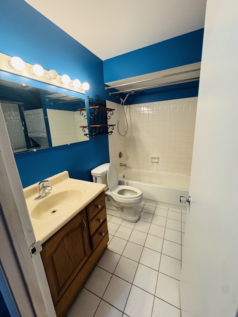 3349 Beacon Street #39, North Chicago, IL 60064