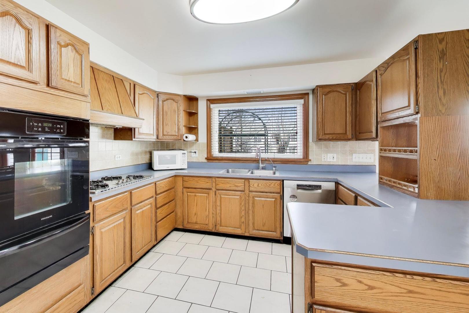 23576 N MELODY Lane, Lake Zurich, IL 60047