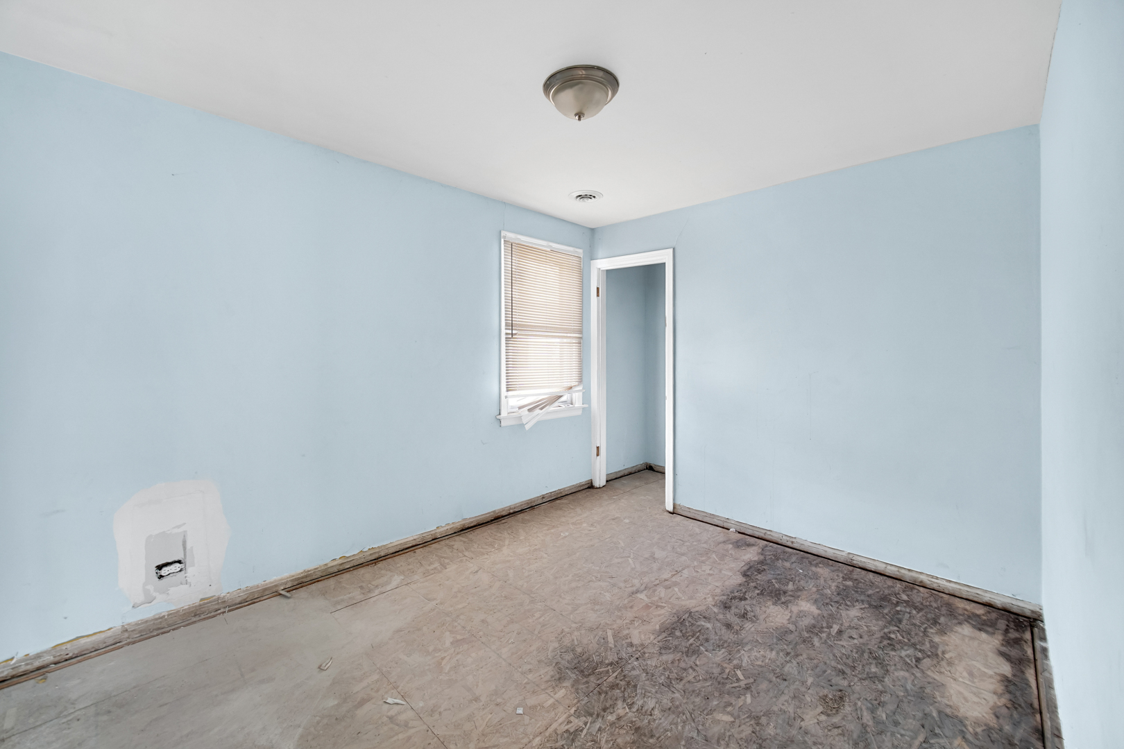 8626 S Kingston Avenue, Chicago, IL 60617