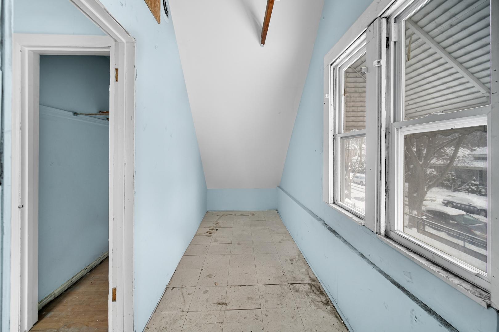 8626 S Kingston Avenue, Chicago, IL 60617