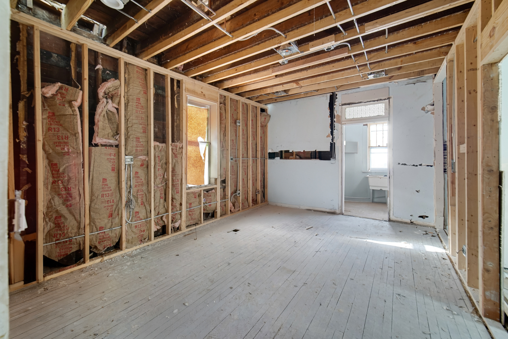 8626 S Kingston Avenue, Chicago, IL 60617