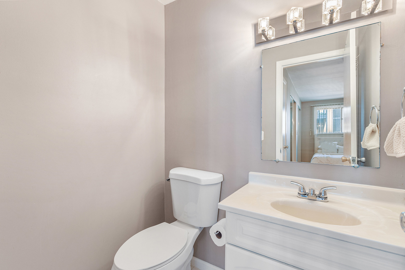 11116 S 84 Avenue #2B, Palos Hills, IL 60465