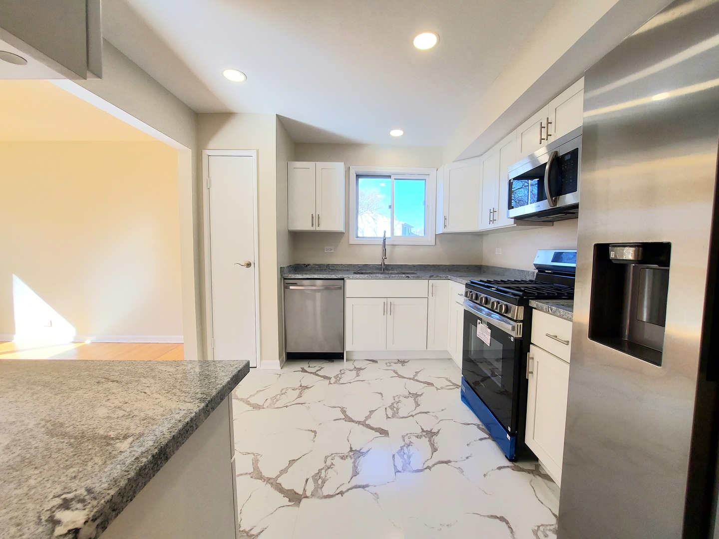 221 Monroe Road, Bolingbrook, IL 60440