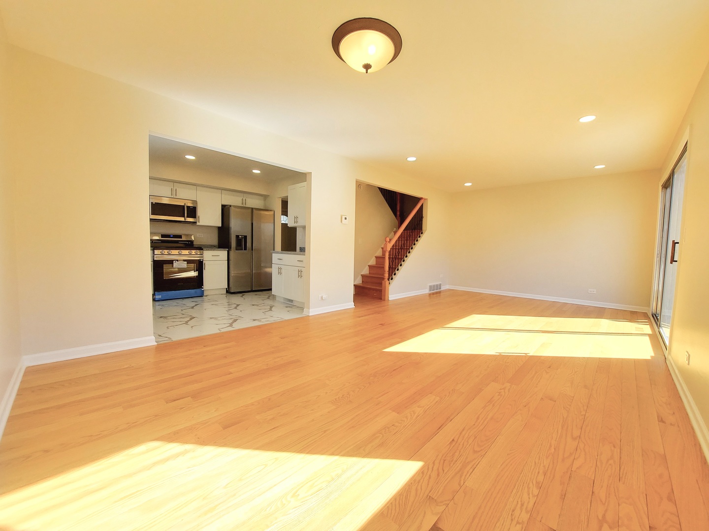 221 Monroe Road, Bolingbrook, IL 60440