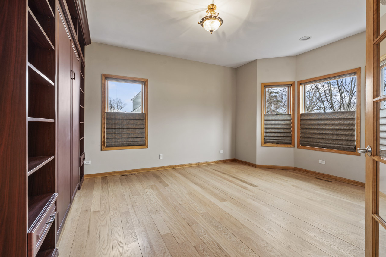 9N954 Heatherington Place, Elgin, IL 60124