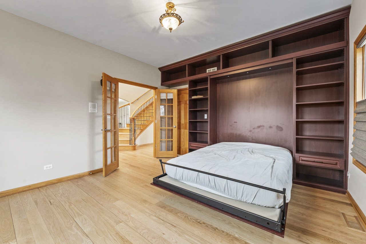 9N954 Heatherington Place, Elgin, IL 60124