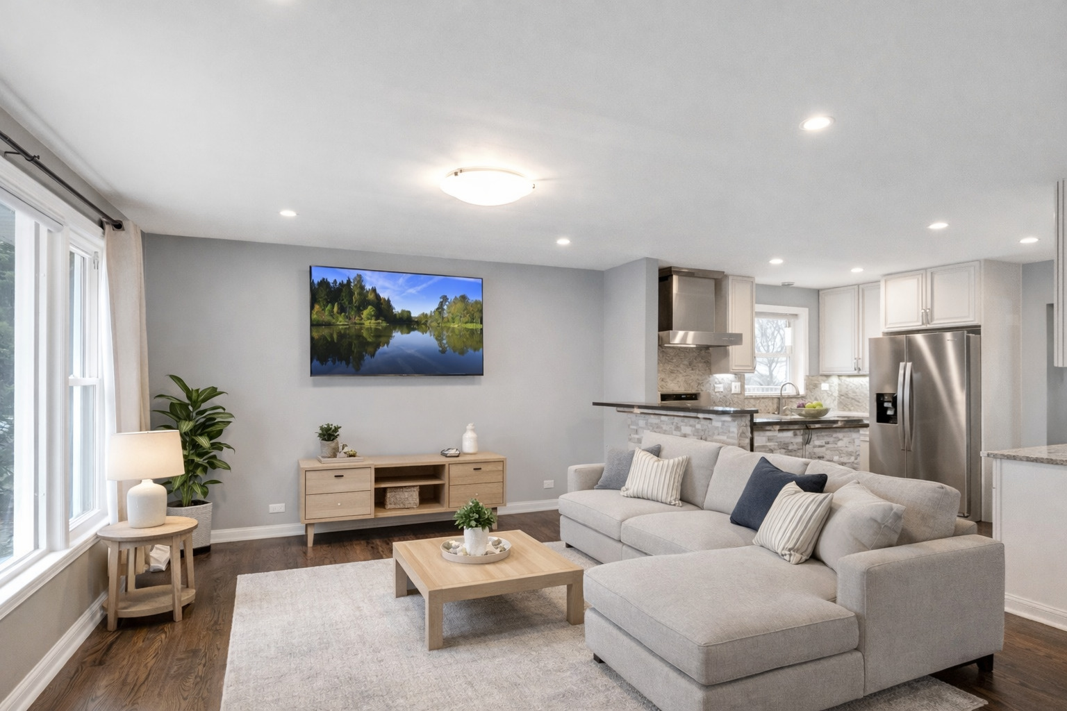 250 N Irving Avenue, Hillside, IL 60162