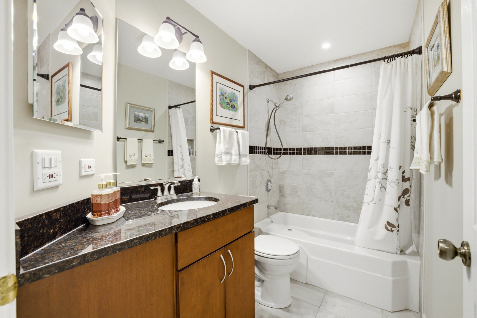 30W038 Willow Lane #D, Warrenville, IL 60555