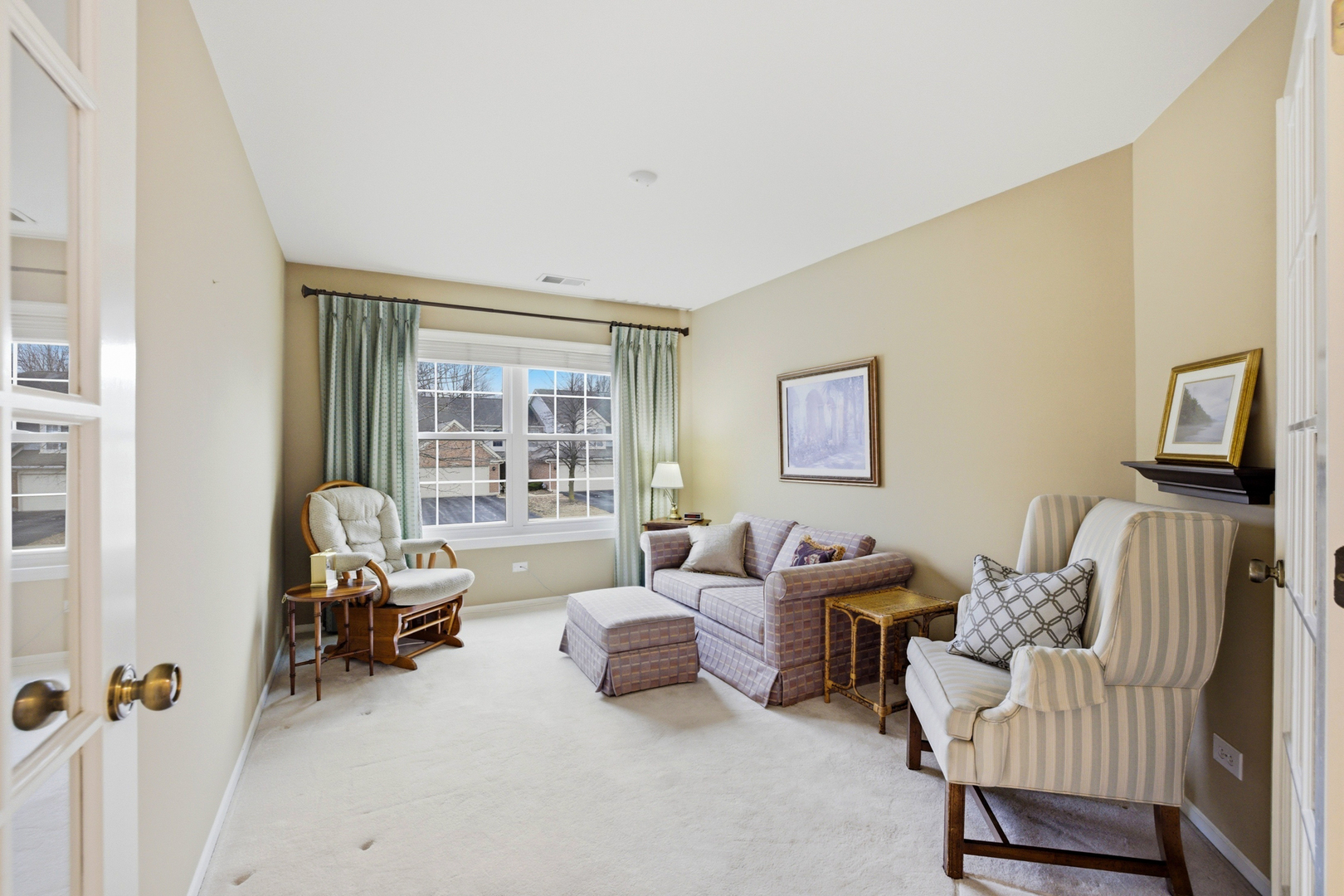 30W038 Willow Lane #D, Warrenville, IL 60555