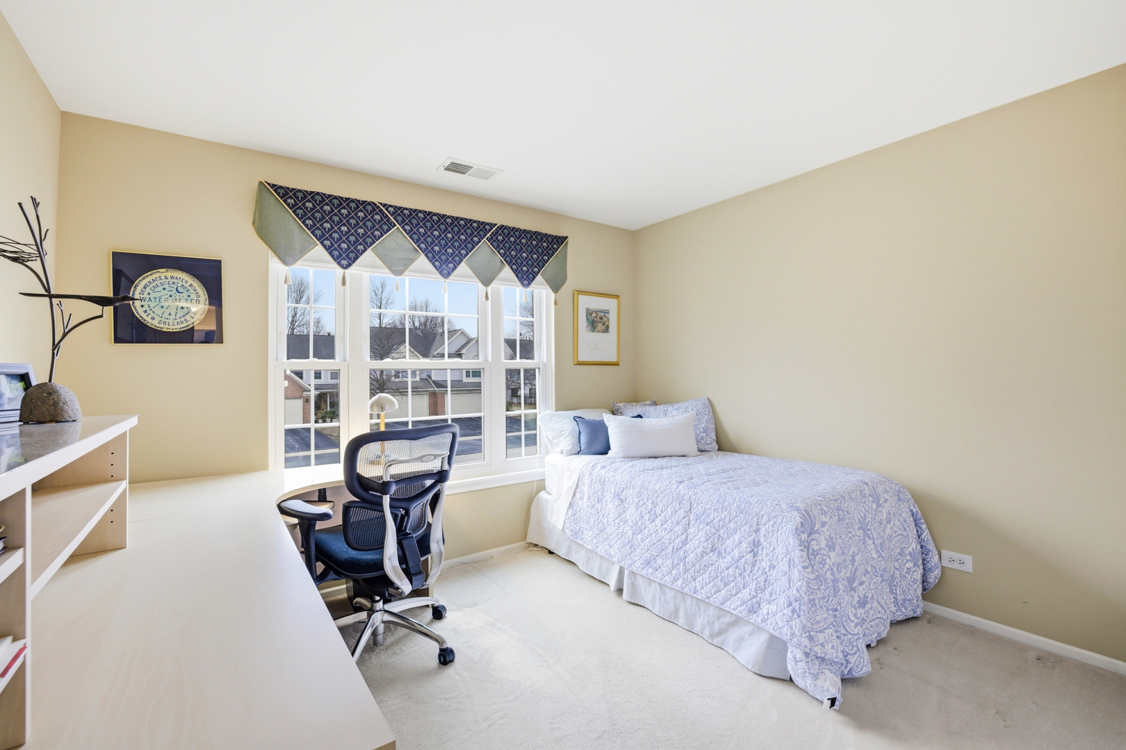 30W038 Willow Lane #D, Warrenville, IL 60555