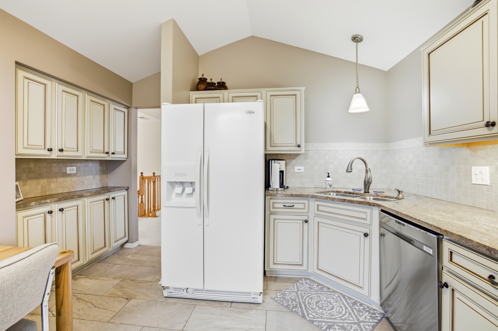 30W038 Willow Lane #D, Warrenville, IL 60555