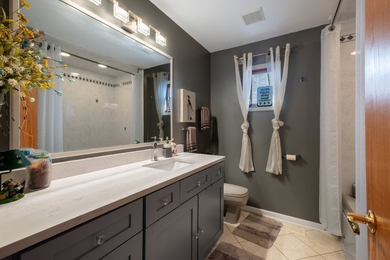 14144 Kilpatrick Avenue, Crestwood, IL 60418