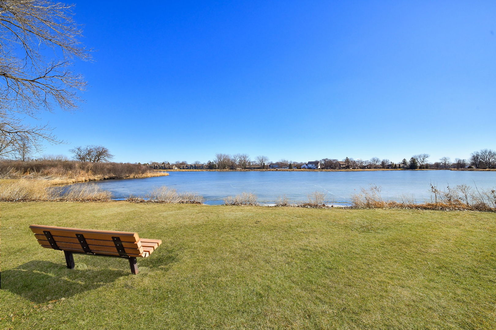 1266 SEABURY Circle, Carol Stream, IL 60188