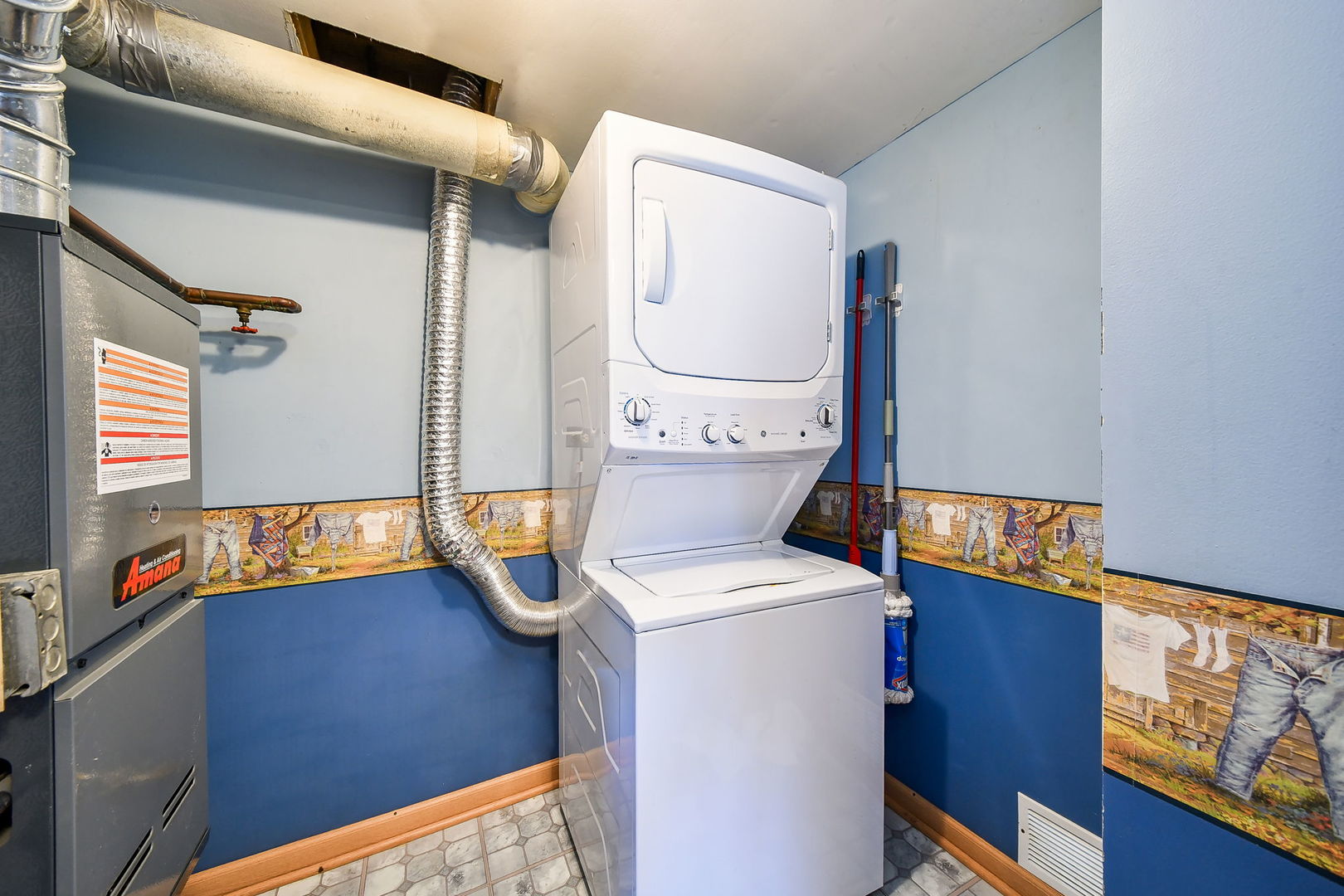 1266 SEABURY Circle, Carol Stream, IL 60188