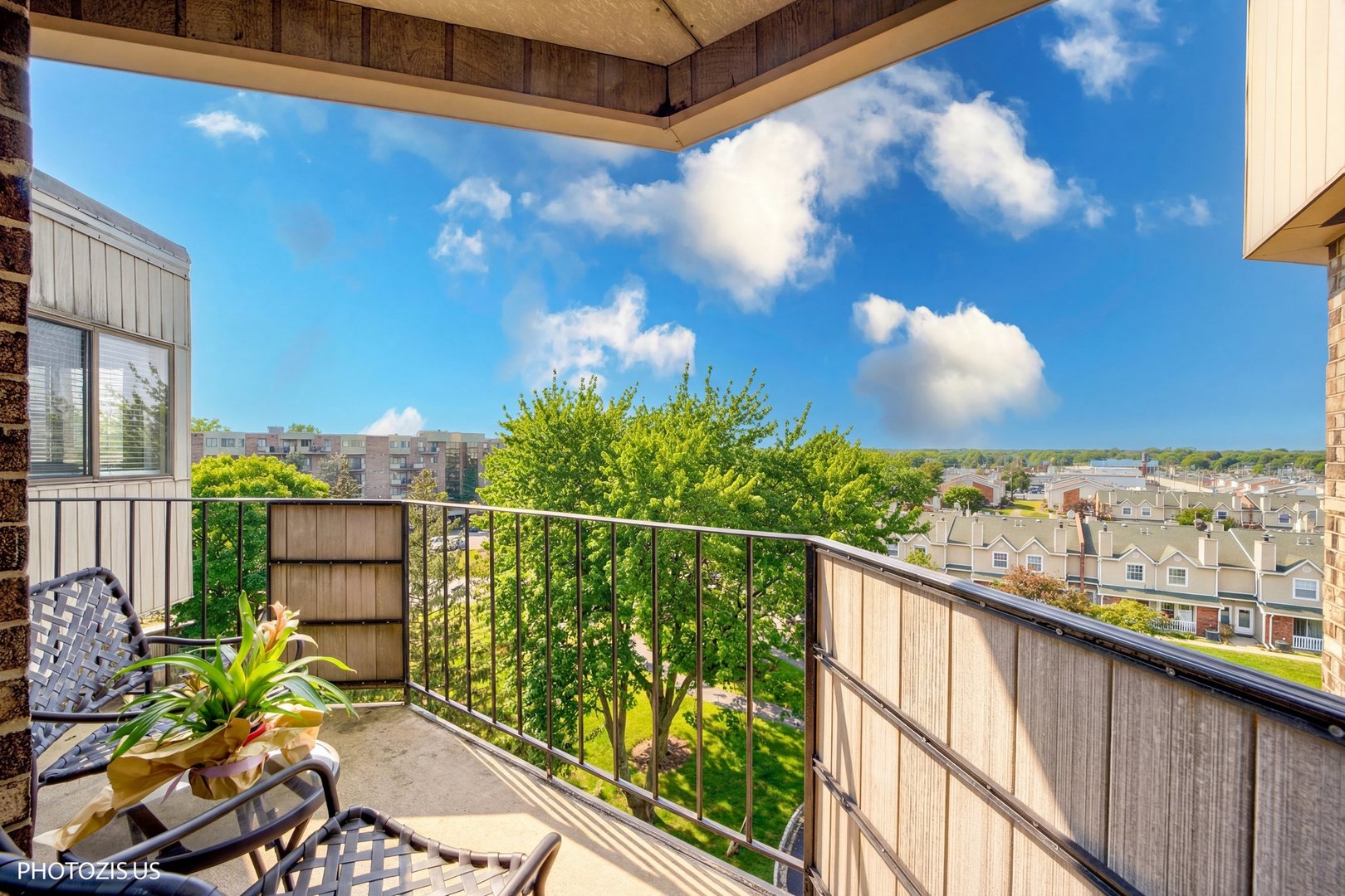 1275 E Baldwin Lane #602, Palatine, IL 60074