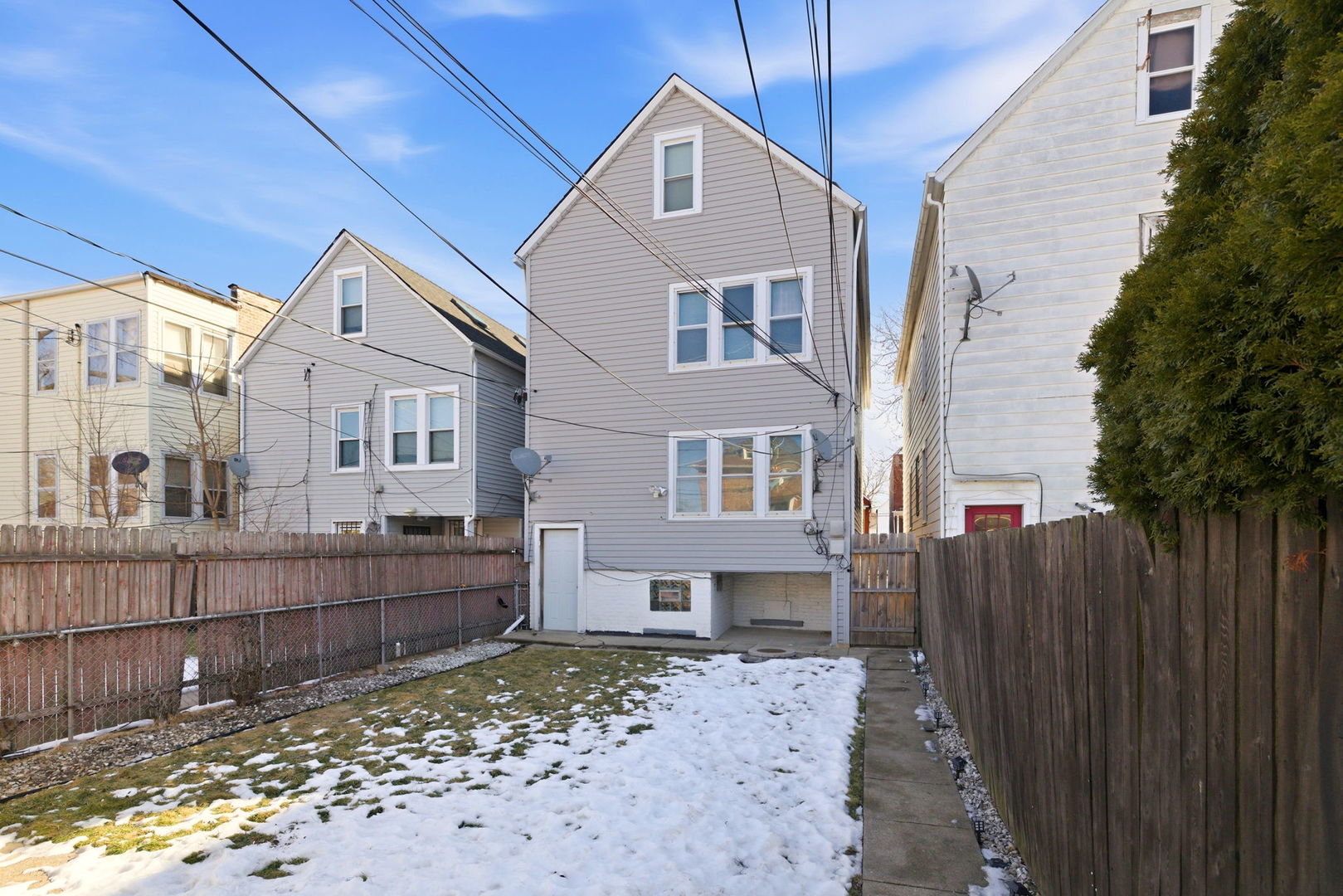 8412 S Manistee Avenue, Chicago, IL 60617